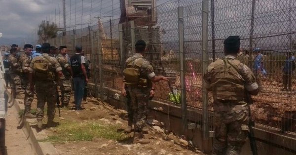 الجيش يطلب من اسرائيل التوقف عن العمل عند بوابة فاطمة
