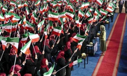 إيران تستدعي السفير الفرنسي احتجاجا على اجتماع مجاهدي خلق الباريسي
