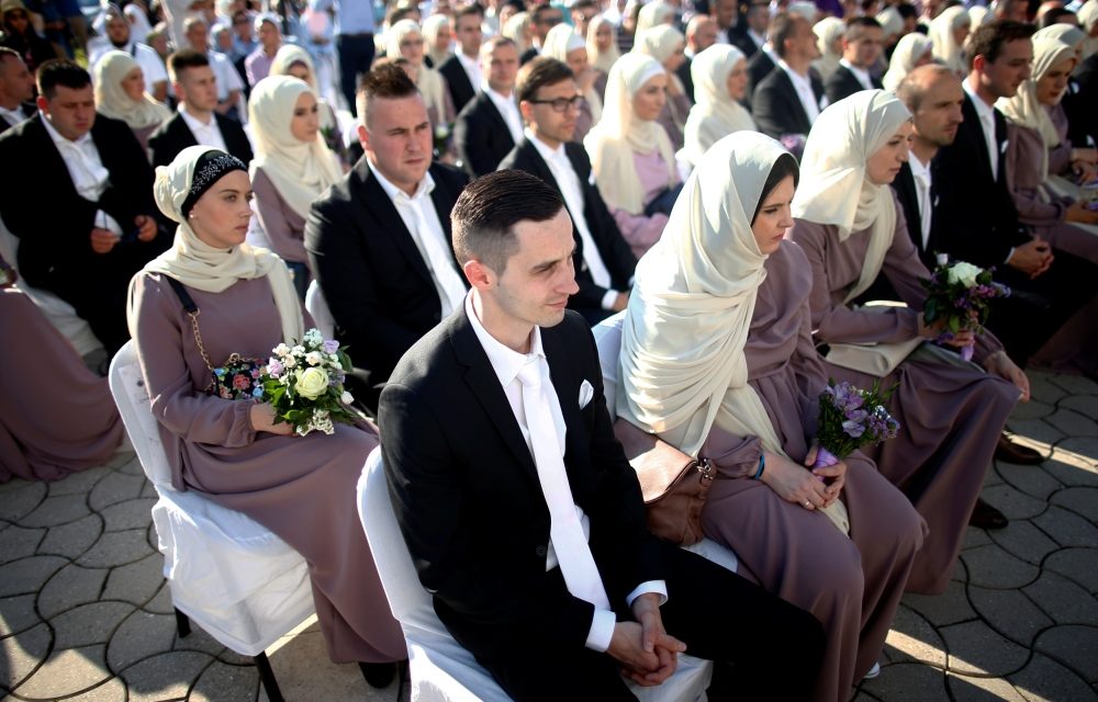 حفل زفاف جماعي إسلامي في أوروبا