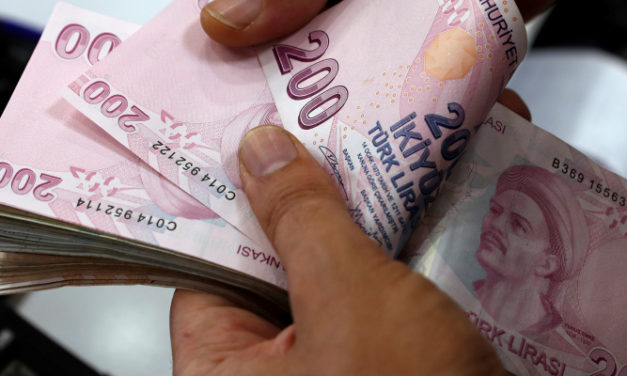 الليرة التركية تهبط إلى مستوى قياسي جديد
