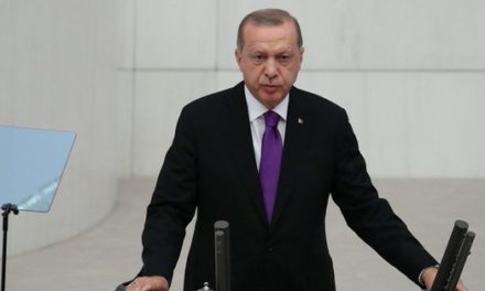 أردوغان: تركيا ستقاوم العقوبات الأميركية بسبب القس المحتجز