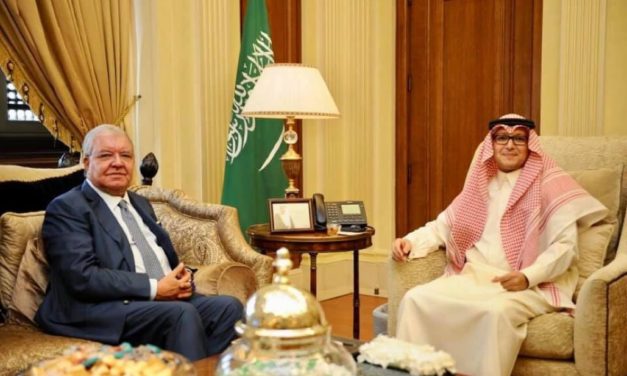 البخاري استقبل المشنوق وعرضا الأوضاع السياسية