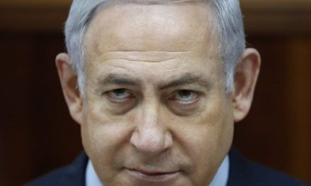 محامي نتانياهو متورّط في قضية فساد