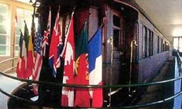 جنبلاط لنصرالله: التأكيد على الحوار لمنع الإنهيار الاقتصادي والجوع