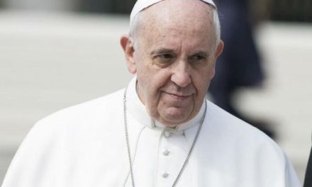 البابا فرنسيس يتعهد ألا تبقى الجرائم الجنسية في الكنيسة بدون عقاب