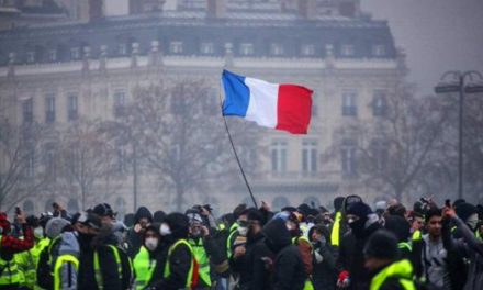 الفرنسيون منقسمون… والسبب؟