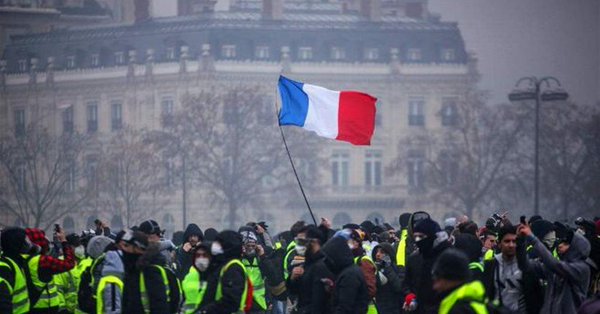 الفرنسيون منقسمون… والسبب؟