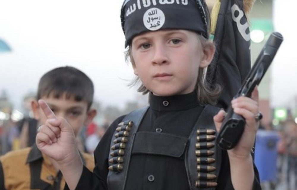 اعادة 30 طفلاً من أبناء مقاتلي “داعش” الى روسيا