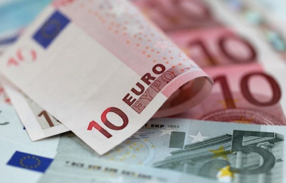 اليورو بعد 20 عاماً عملة كبرى ولكنه “عملاق مكبل”
