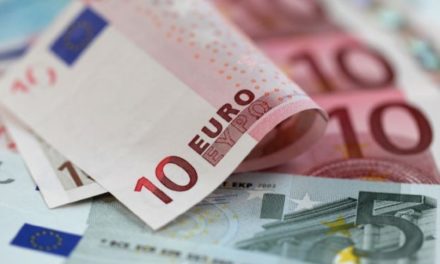 اليورو بعد 20 عاماً عملة كبرى ولكنه “عملاق مكبل”