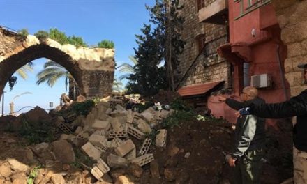 بالصورة: انهيار أجزاء من مبنى سينما “أمبير”