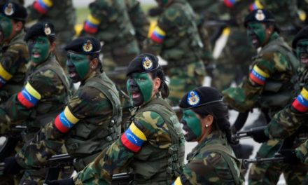 واشنطن مستعدّة لإعفاء العسكريين الفنزويليين من العقوبات