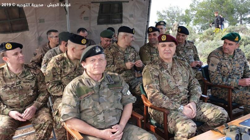 قائد الجيش عرض ونظيره القبرصي تعزيز العلاقات العسكرية