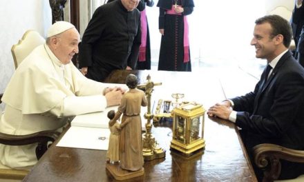 فرنسا والفاتيكان.. نحو مؤتمر ينقذ لبنان ومسيحييه