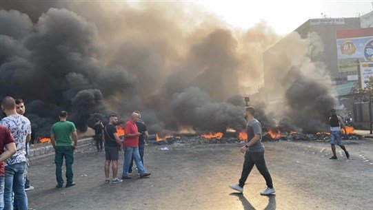 من يحرق المصارف في لبنان؟