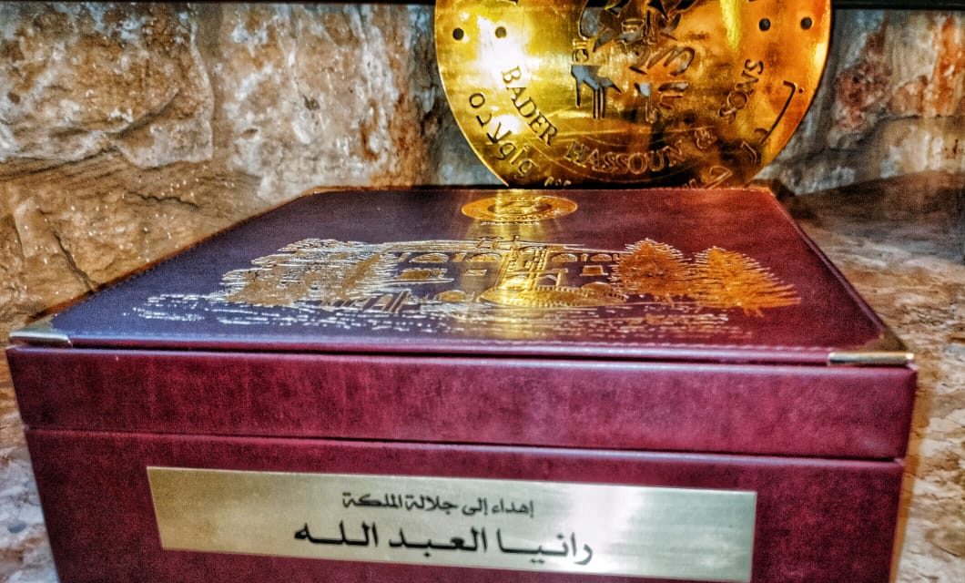 من أيقونة لبنان إلى الأردن الحبيب …عطر الملكة رانيا والملك عبدالله الثاني بتوقيع خان الصابون
