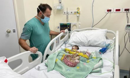 “قلوب بتستحق”.. مبادرة جديدة لمستشفى راشيا تمنح الحياة لعشرات الأطفال من لبنانيين ونازحين سوريين وفلسطينيين