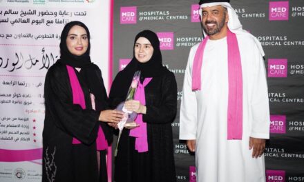بمشاركة سالم بن ركاض مسيرة ” الأمل الوردي” للتوعية بسرطان الثدي في دبي