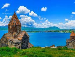 كتب نقولا أبو فيصل “بحيرة سيفان (Sevan Lake) جوهرة أرمينيا”!