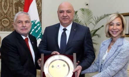 استقبل رئيس الجمهورية اللبنانية، العماد جوزاف عون، وفدًا من الجمعية في قصر بعبدا، لاطلاق لحملة المالية السنوية للصليب الأحمر اللبناني لعام 2025، بحضور اللبنانية الأولى السيدة نعمت عون.