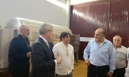 وزير الصناعة جال في معامل قساطلي شتورة: عنوان الجودة والتميز وفخر الصناعة اللبنانية