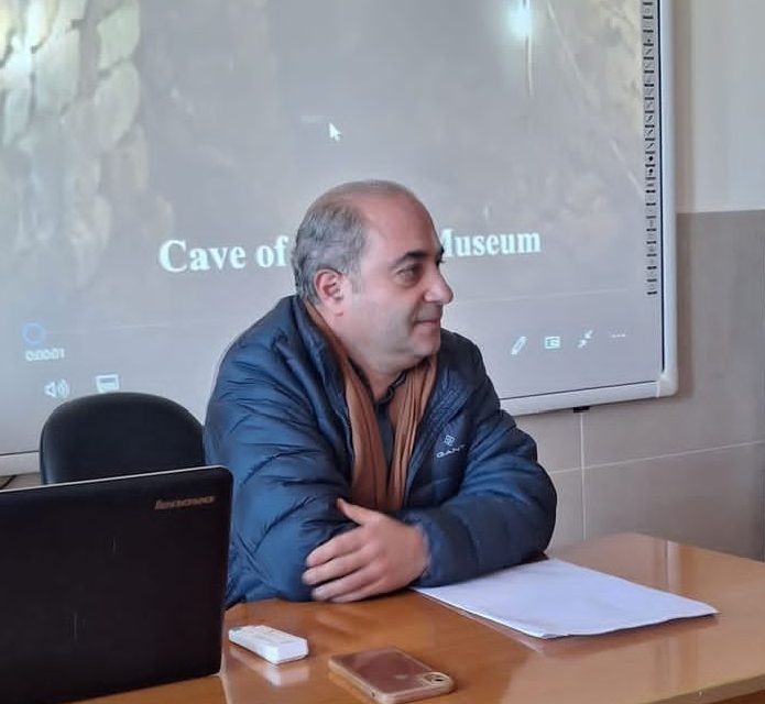 بو ذياب مكرماً في المدرسة اللبنانية العالمية في راشيا ولقاء ثقافي بعنوان ” الانسان والحب .. الانسان والفن