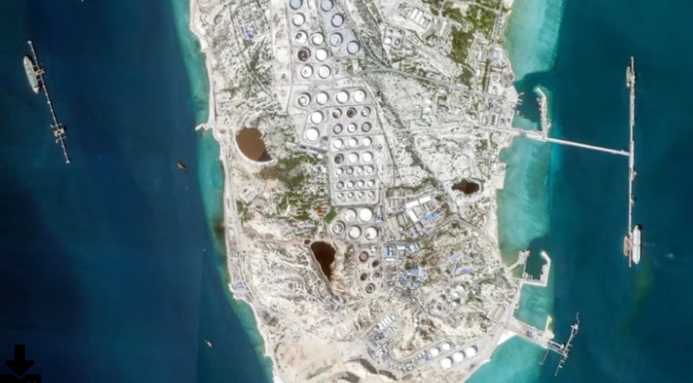 “أقوى الغارات في تاريخ الشرق الأوسط”… استهداف جزيرة خرج في إيران