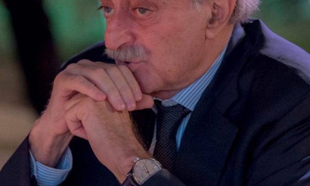 جنبلاط: “التيار” استولى على الدولة!