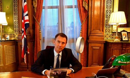وزير خارجية بريطانيا: الأسد سيبقى لبعض الوقت للأسف
