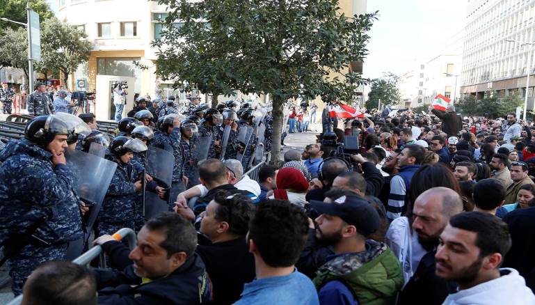 ورقة الشارع والفوضى بوجه “التآمر” على الشيعية السياسية