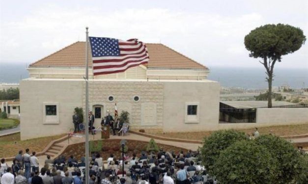 انزلاق استراتيجي: معركة صواريخ فوق كسروان “الدولة” تطرد السفير الإيراني… وعون: لا حرب اهلية