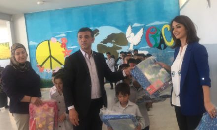 توزيع شنط مدرسية وقرطاسية على طلاب في البقاع الغربي برعاية رحال .