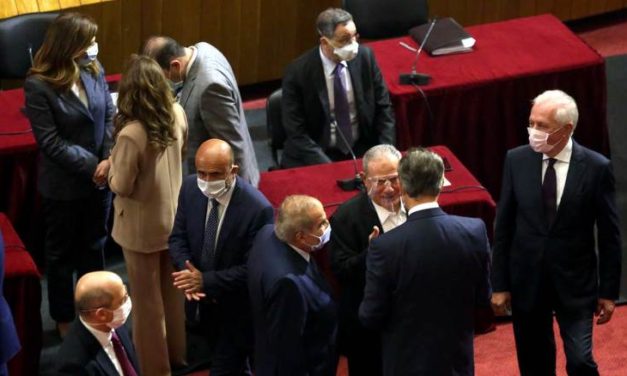 مجلس فيدرالية الكتل النيابية.. كلّ يشرّع لجماعته