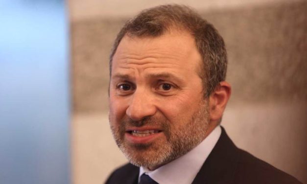 وحشة العقوبات: رجال الأعمال المسيحيين ينفضّون من حول باسيل
