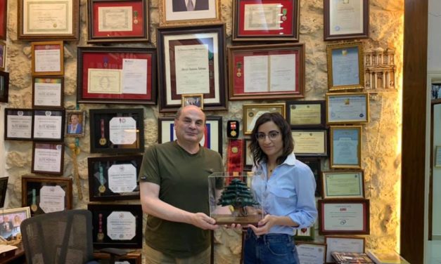 أرزة لبنان من ماري نقولا أبو فيصل تكريما للدكتور ميشال فرام