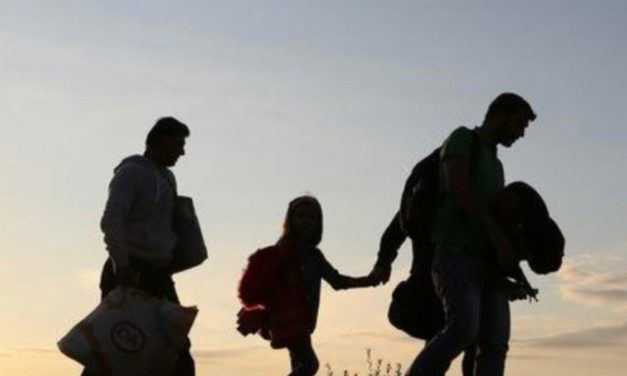بين الهجرة الطوعية والهجرة القسرية …
