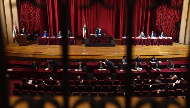 “الشعبوية” في الأونيسكو تنذر بتطيير الانتخابات… وتهدئة قضائية على خط الطيونة