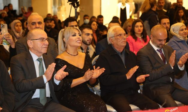 كاسكادا مول تفتتح الزينة الميلادية والمعرض الميلادي وموريس طربيه يعد بمشاريع جديدة لخلق فرص العمل