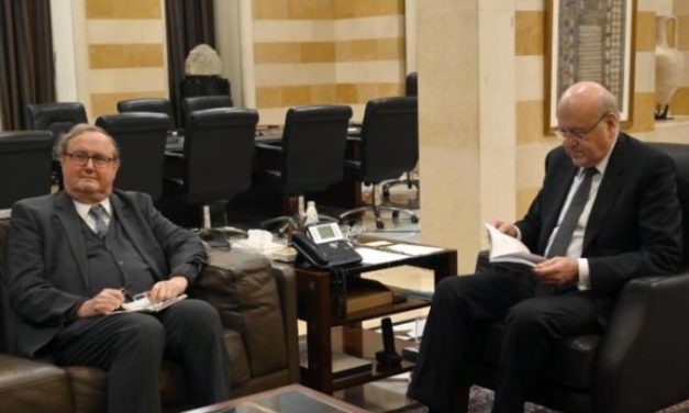 استعجال فرنسي يسابق الانهيار.. تعبيد طريق الرياض والتوقيع مع “الصندوق”