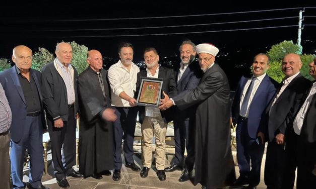 ابراهيم سلوم خلال تكريمه في دارة جورج خزاقة تقديرا لتقديمه مشروع الطاقة لنبع جديتا : لن نتأخر عن تقديم اي مشروع يفيد اهلنا