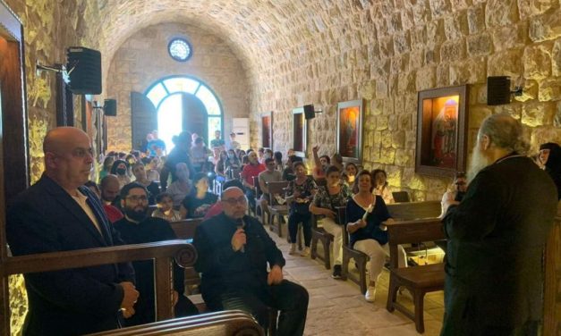 الأب الياس كرم بضيافة مجموعة غاردينيا غران دور بحضور المطران الصوري وابو فيصل..