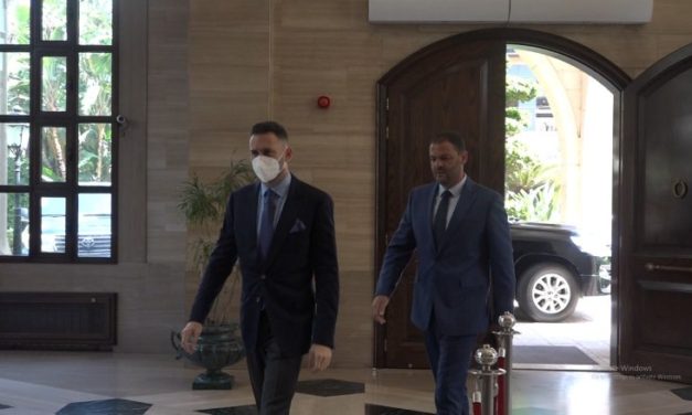 تيمور جنبلاط ينشط على خط وقف الانهيار.. المدخل من الكهرباء وكابيتال كونترول يحمي المودعين