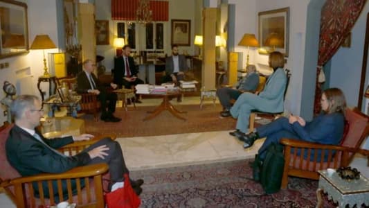 جنبلاط عرض مع وزير الدولة الألماني للمستجدّات