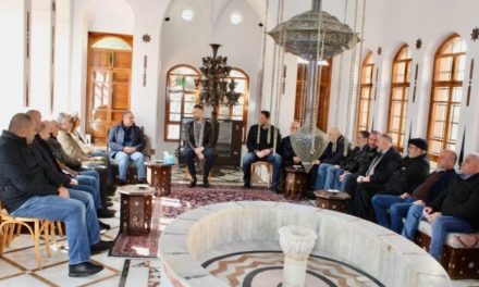 النائب جنبلاط هنأ عون وسلام وأعضاء الحكومة الجديدة: المرحلة تتطلب عملاً جادًا ومستمرًا