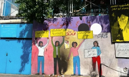مسقط رأس حنظلة.. عين الحلوة جمهورية على شكل سجن