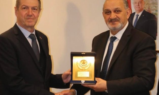 السفير الروماني يلتقي التيني خلال زيارة لغرفة زحلة والبقاع لتعزيز التعاون الاقتصادي