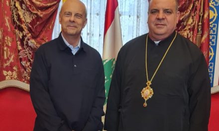 المهندس نكد زار المطران ابراهيم معايداً بالفصح ومعزياً بوفاة البابا فرنسيس