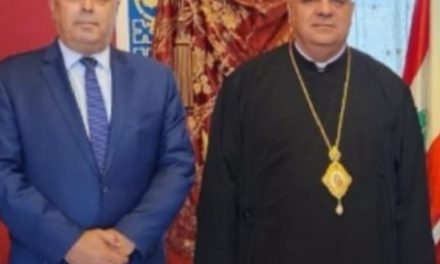 بعد عودته من كندا “نقولا أبو فيصل” زار المطران إبراهيم معايدًا بالفصح