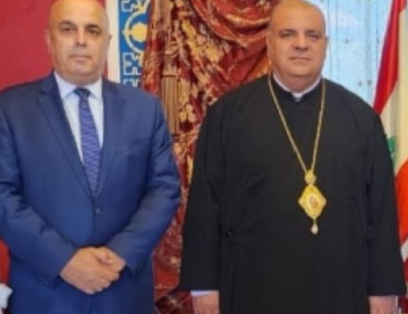 بعد عودته من كندا “نقولا أبو فيصل” زار المطران إبراهيم معايدًا بالفصح