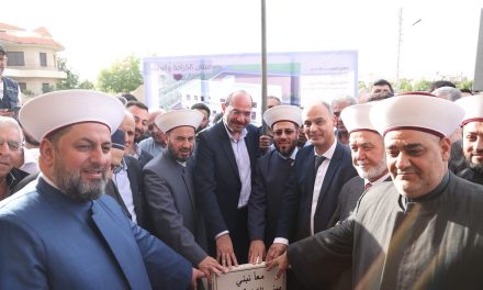 مراد خلال وضعه حجر أساس مبنى الكرامة والوفاء في حوش الحريمة : المطلوب موقف عربي موحّد لوقف الاعتداءات الإسرائيلية